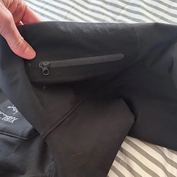 Arc'teryx Black Men's Softshell Performance Jacket - Picture 11 of 14
